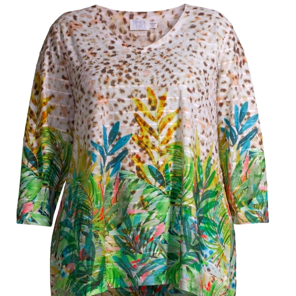 Time and Tru NWT Tunic Length 3/4 Sleeve V-Neck Sublimation Top 450 - Picture 10 of 10